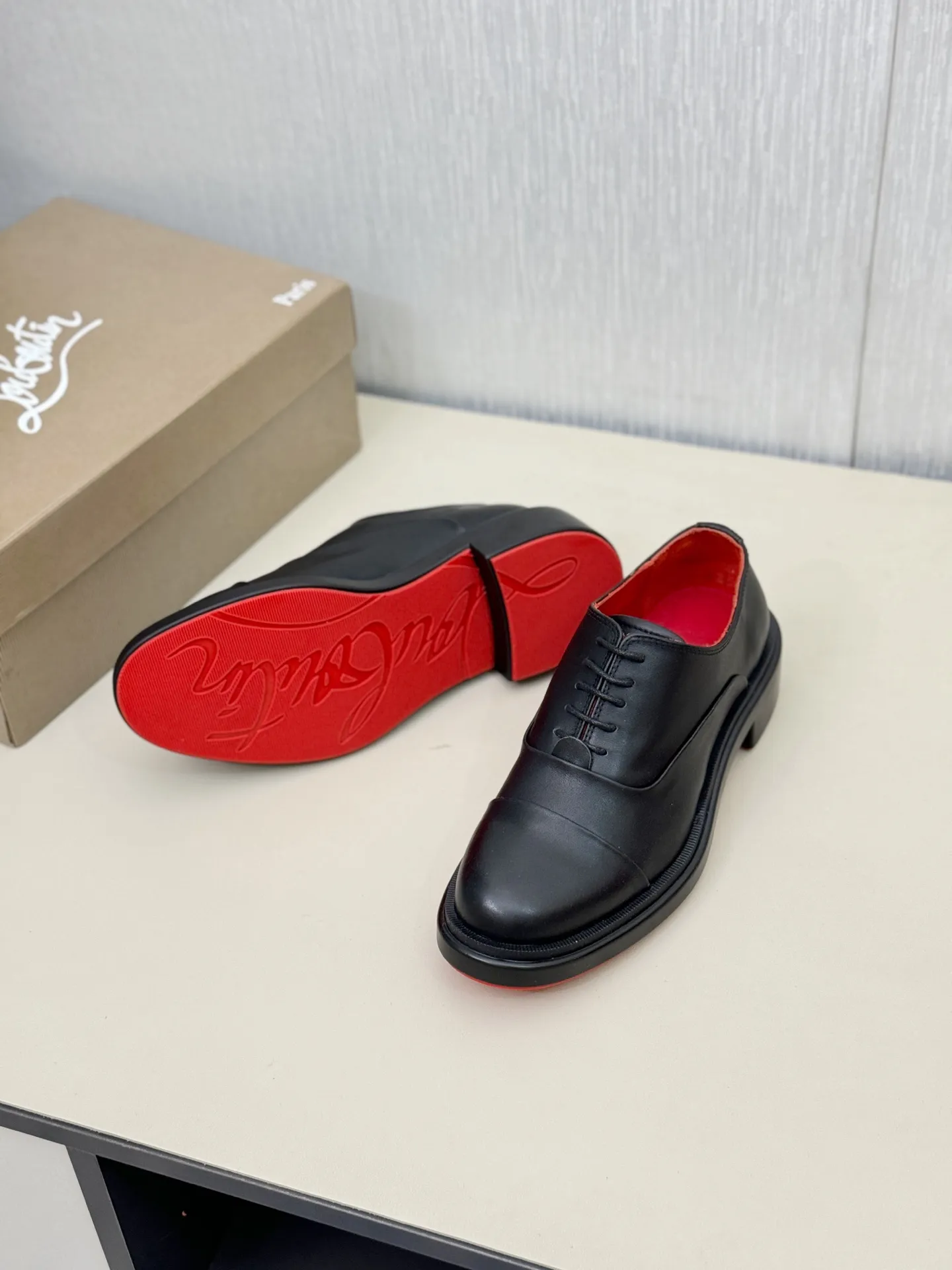 [CL～High-end men's red-soled shoes] Top P: 840💰. Size: 39-44 (38.45.46 can be customized) 🆑Top original order purchasing agent Imported open-edge bead fabric, the lining is made of water-dyed cowhide🉑️ Imported TPU rubber sole, wear-resistant and non-slip, full of European style.